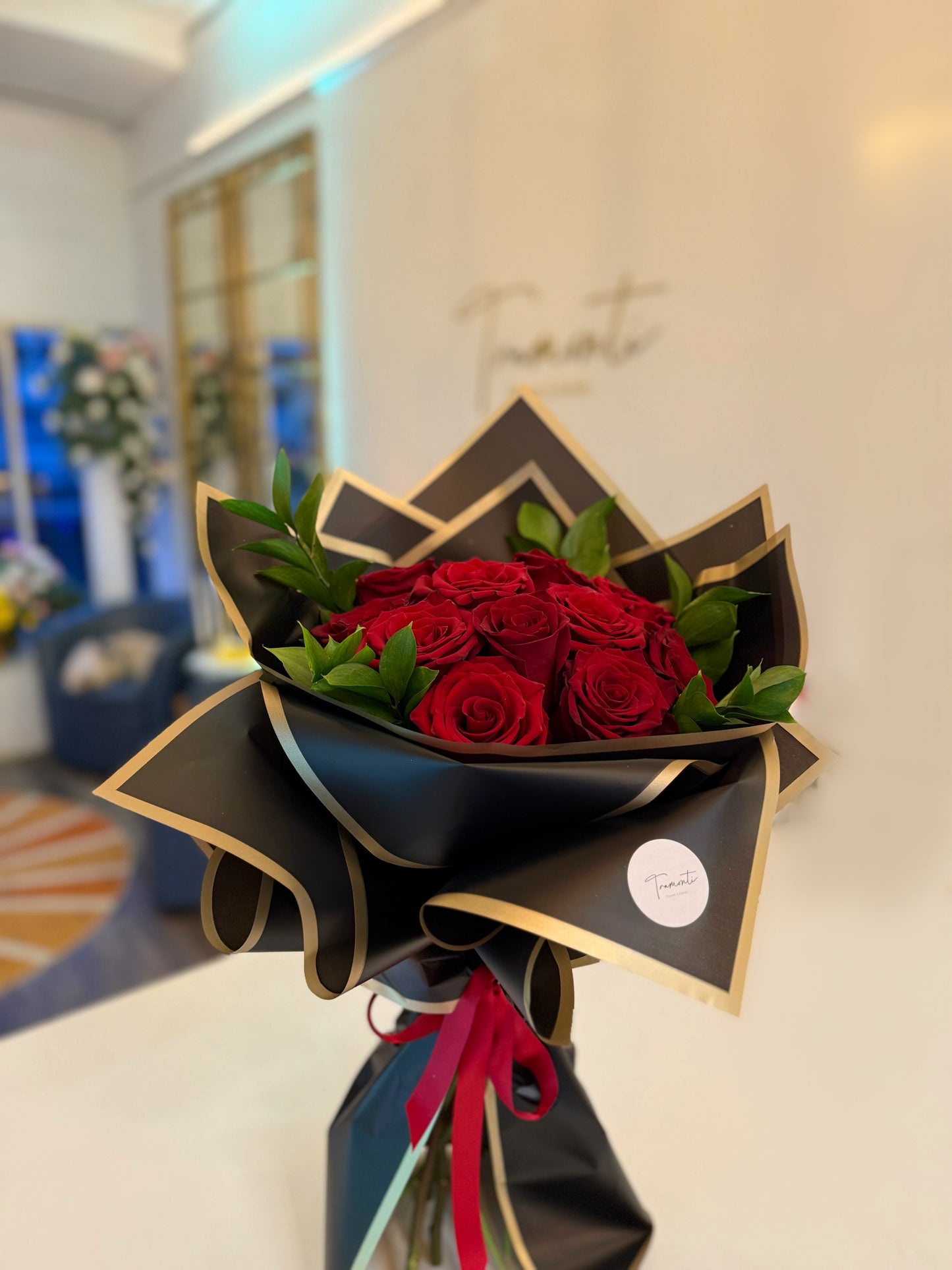 Elegance  Bouquet 12 roses