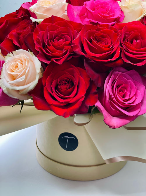Blooming roses arrangement