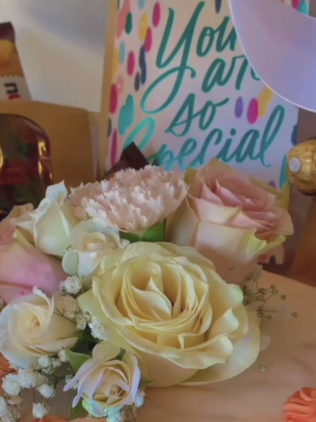 Cake Elegance Surprise Basket
